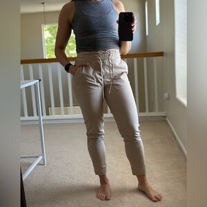 lululemon Dance Studio Khaki Cropped Pant Size 4 EUC